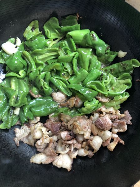 第2步(青椒回锅肉的做法)