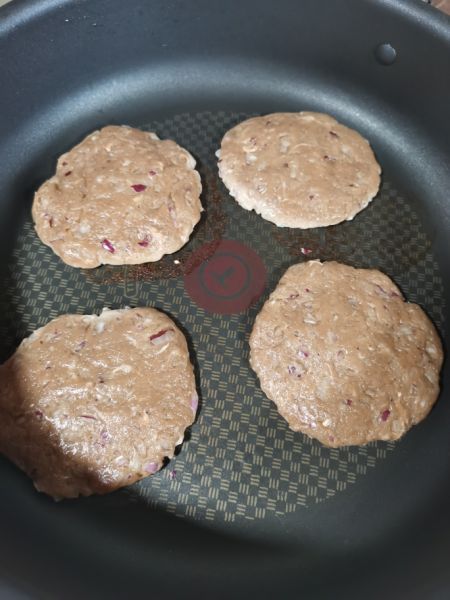 第5步(自制牛肉汉堡的牛肉饼的做法)