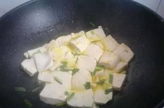 第3步(萝卜丝烧豆腐的做法)
