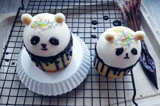 第16步(熊猫冰淇淋蛋糕的做法)
