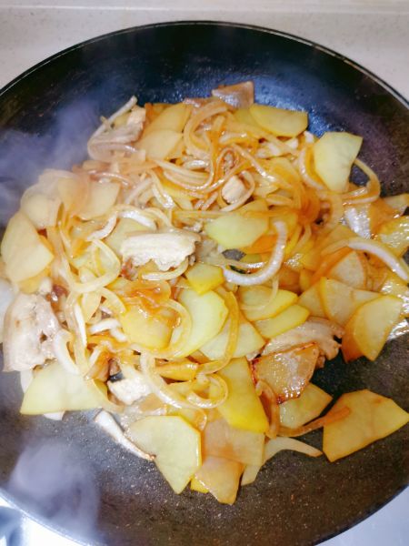 第2步(干锅土豆片的做法)