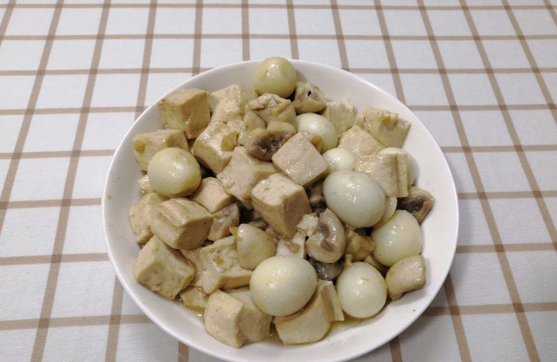 口蘑煮豆腐成品图