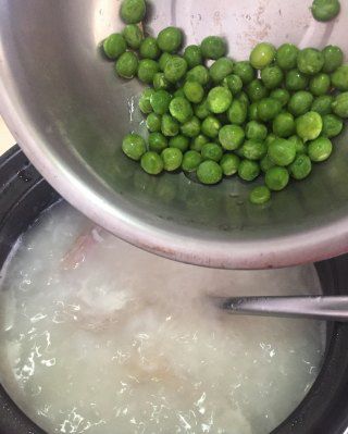 第9步(砂锅海鲜粥的做法)