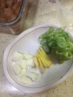 第2步(豌豆鸡丁的做法)