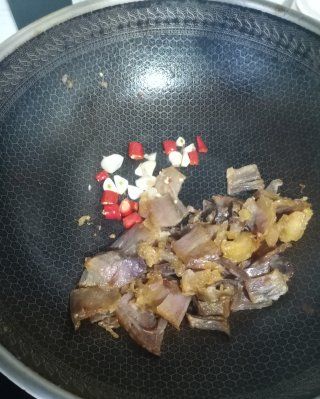 第5步(武冈豆腐炒腊肉的做法)