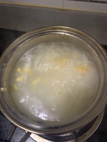 第1步(香菇玉米鸡丝粥的做法)