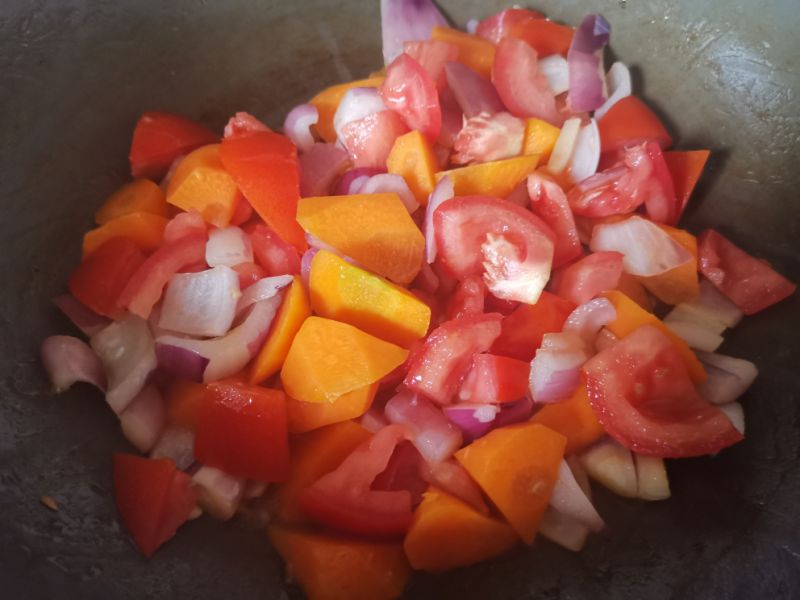 第5步(西红柿土豆炖牛腩的做法)