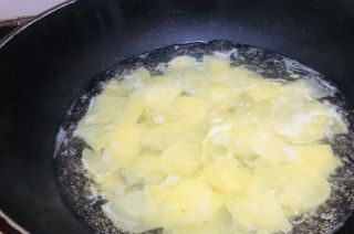 第3步(凉拌土豆片的做法)