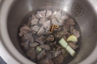 第2步(咖喱牛肉的做法)