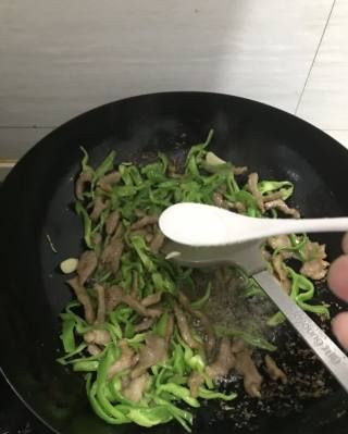 第4步(青椒炒肉丝的做法)