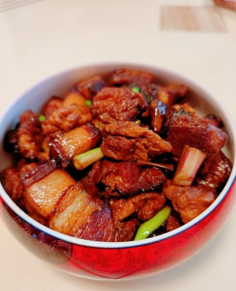 油豆腐烧肉成品图