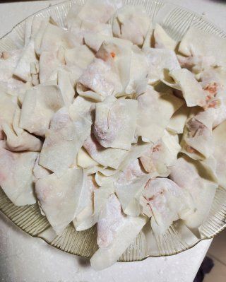 小馄饨的做法(鲜虾小馄饨的做法)