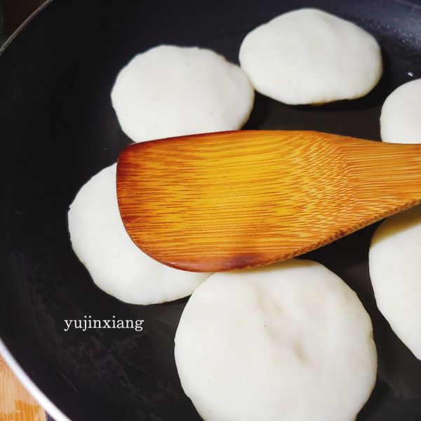 第4步(日式玉米土豆芝士饼的做法)