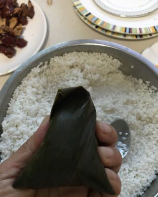 第7步(传统大枣白粽的做法)