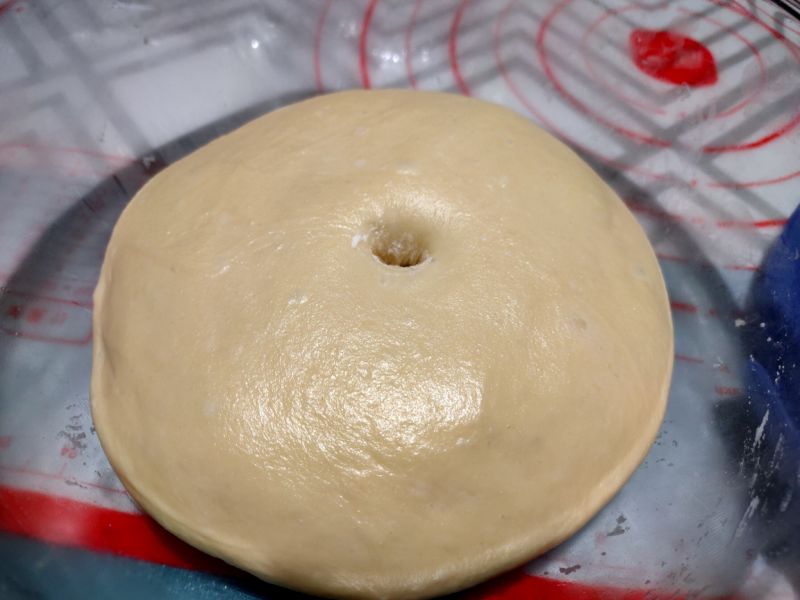 第1步(中筋面粉做肉松面包和白面包的做法)