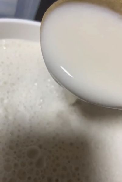 生燕麦片制作燕麦奶成品图