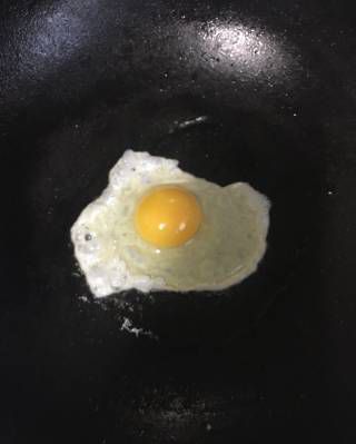 第2步(煎鸡蛋的做法)