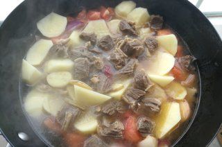 第10步(番茄土豆炖牛肉的做法)