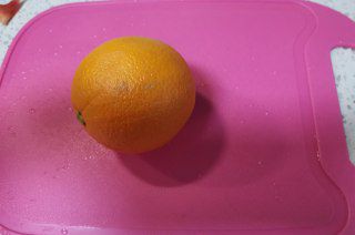 第1步(鲜榨橙汁的做法)