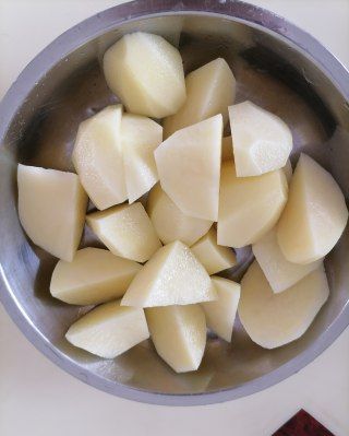 第3步(土豆烧排骨的做法)