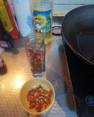 第1步(辣椒油的做法)