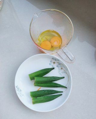第1步(秋葵炒鸡蛋的做法)