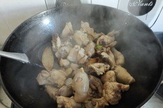 第6步(香菇土豆炖鸡块的做法)
