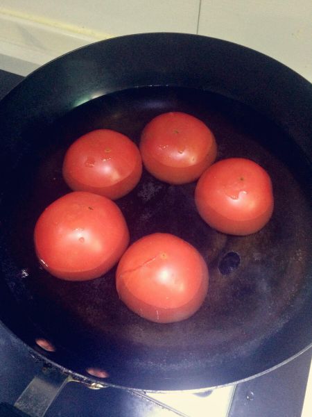 第3步(番茄牛尾汤的做法)