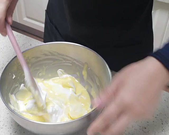 第10步(戚风蛋糕，酸奶戚风的做法)