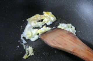 第3步(鸡蛋紫菜豇豆汤的做法)
