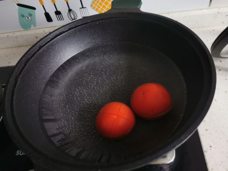 第2步(番茄土豆排骨汤的做法)