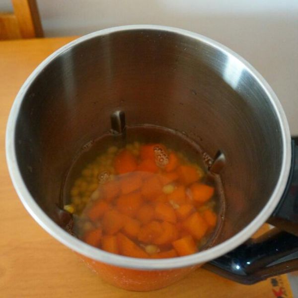 第3步(胡萝卜米豆浆的做法)