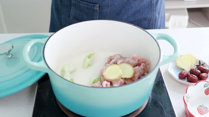 第1步(玉米萝卜排骨汤的做法)