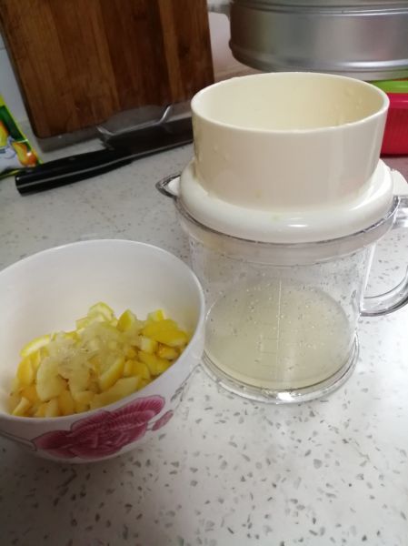 第2步(川贝金桔柠檬膏的做法)