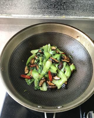 第9步(香菇油菜的做法)