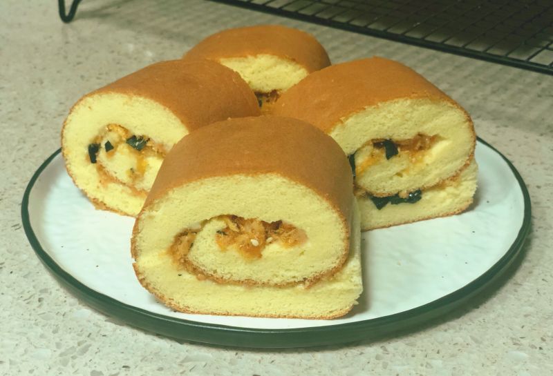 第8步(海苔肉松蛋糕卷的做法)
