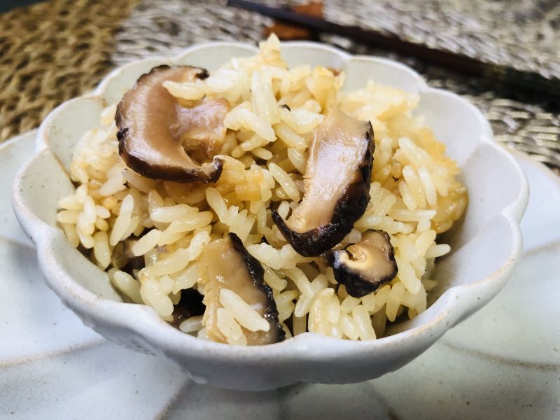 简单的香菇焖饭净素食成品图