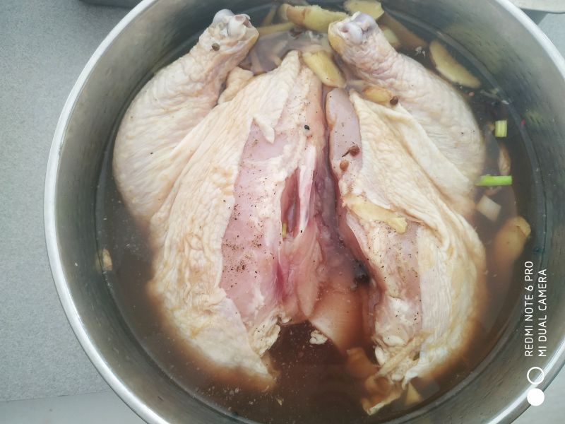 第1步(外香里嫩的脆皮烤整鸡的做法)