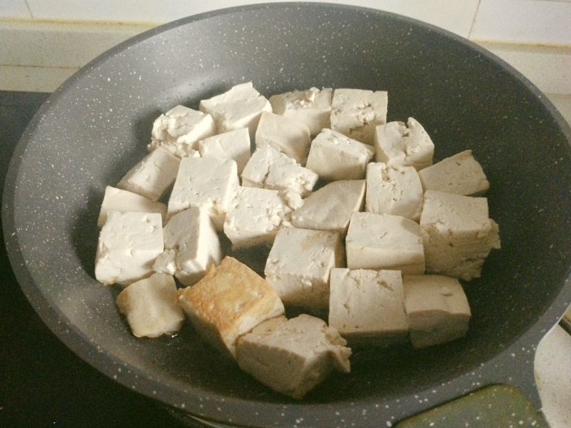 第1步(红烧豆腐的做法)