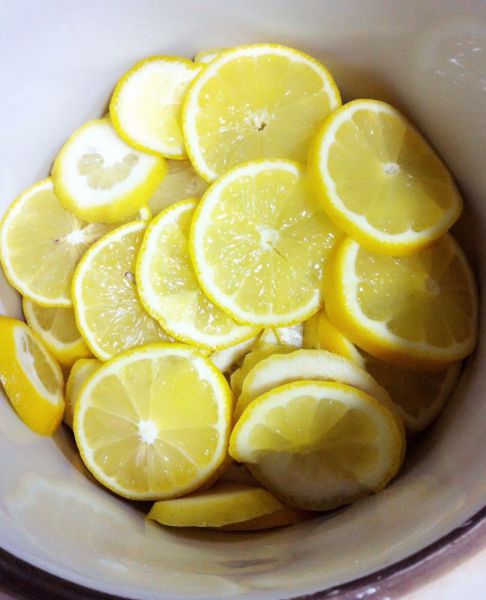 第2步(柠檬老冰糖膏～清热祛肝火，夏天最爱这个味儿的做法)