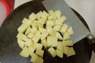 第1步(煎土豆的做法)