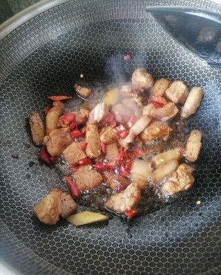 第2步(土豆烧肉的做法)