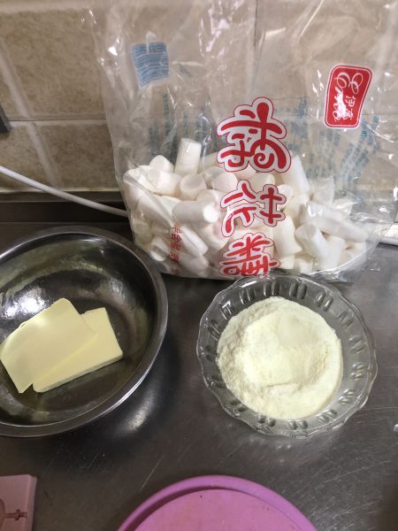第1步(牛奶棒棒糖的做法)