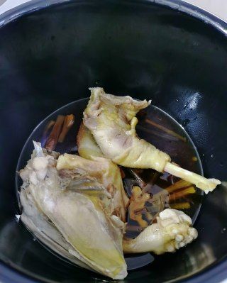 第7步(电饭锅盐焗鸡的做法)