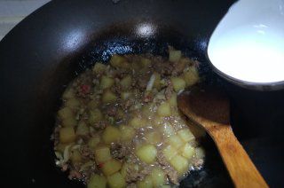 第8步(米豆腐烧肉的做法)