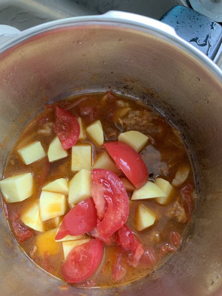 第14步(西红柿土豆炖牛腩（高压锅）的做法)