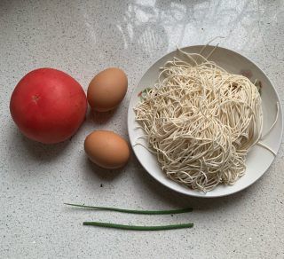 第1步(西红柿鸡蛋拌面的做法)