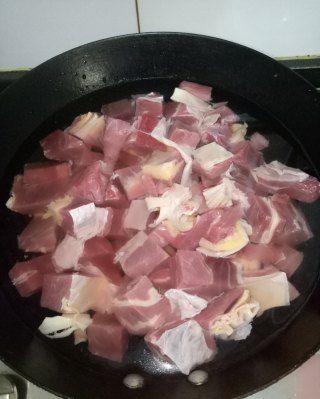 第1步(土豆胡萝卜炖牛肉的做法)
