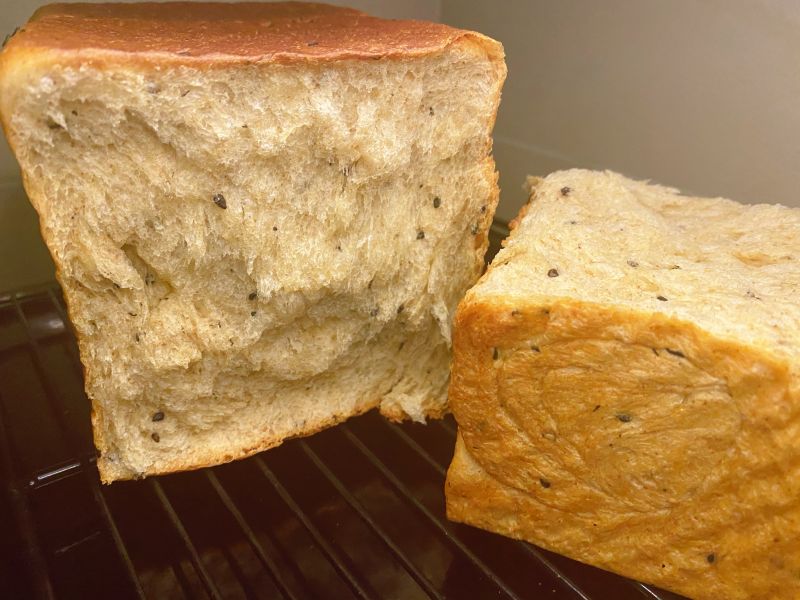 全麦面包成品图