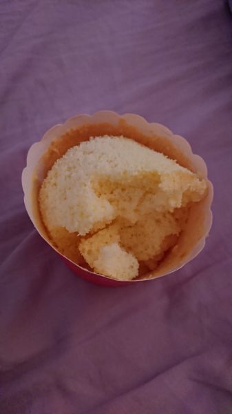第3步(微糖芝麻纸杯蛋糕的做法)
